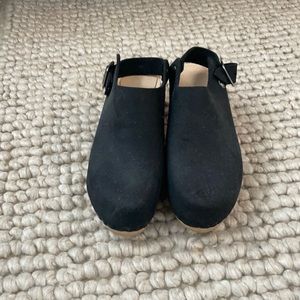 Bryr Suzie closed toe in charcoal nubuck. New with bag.